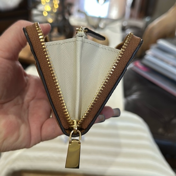 Authentic Michael Kors Women’s Small Jet Set Tri-Color Wallet, EUC - Picture 13 of 14